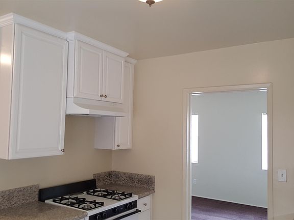 4th image of 521 W D St #521-B