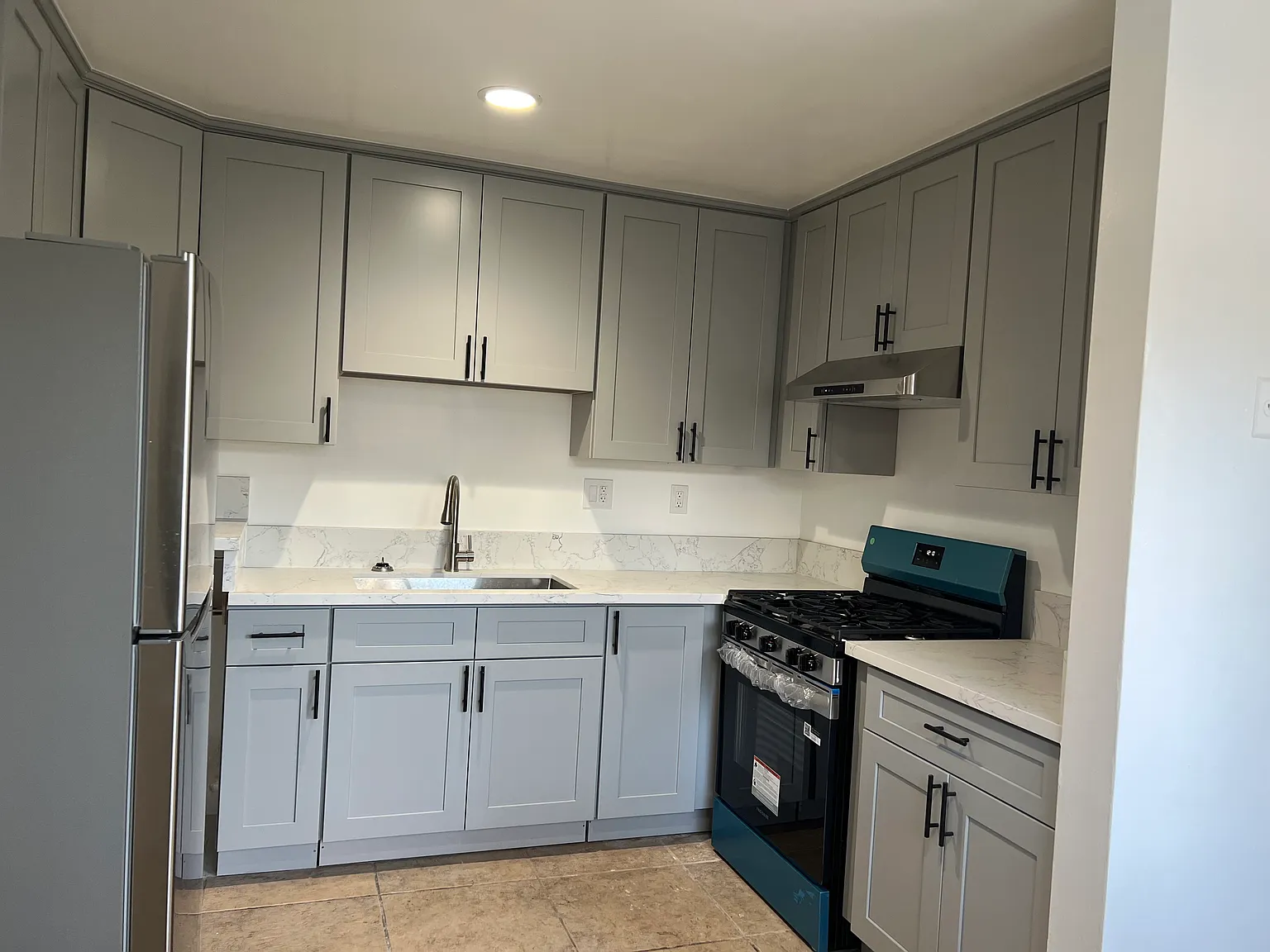 2 bed, 900 sqft, $2,300 — Photo 4