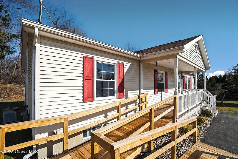 5th image of 39 Vosburgh Road