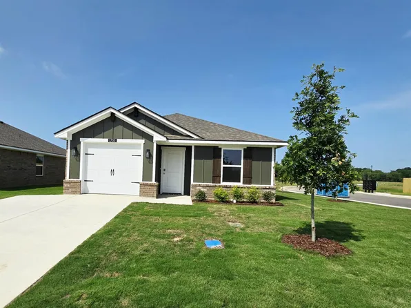 1700 Meadow Ln, Whitehouse, TX 75791