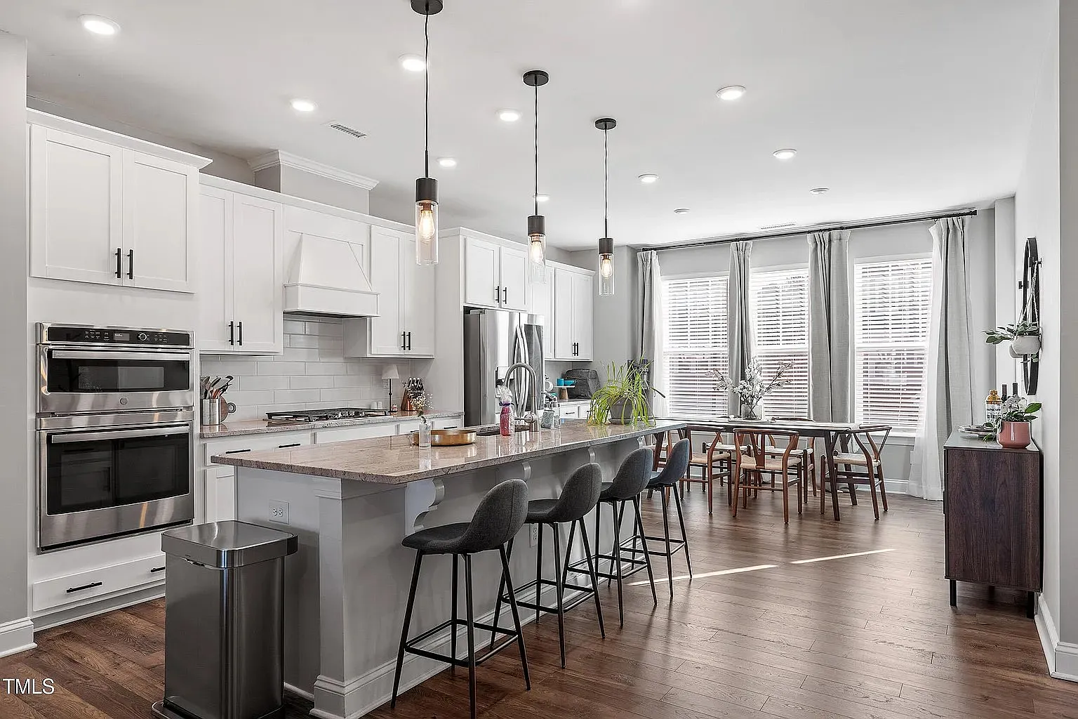 1014 Falling Rock Pl — Photo 1