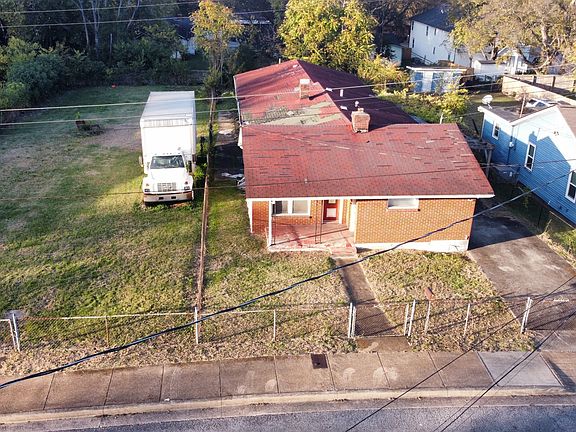 3rd image of 2704 Morena St