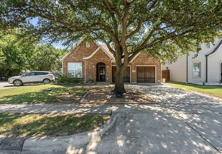 2909 Gordon Ave — Photo 1