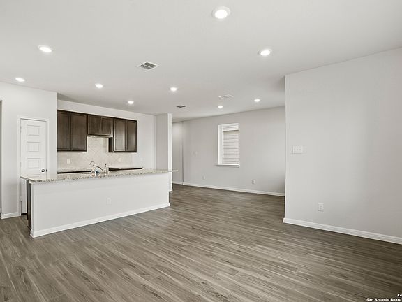 5th image of 4315 Wichita Woods