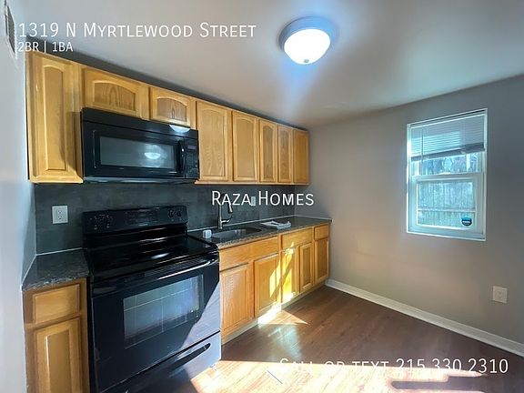 3rd image of 1319 N Myrtlewood St