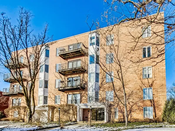 2501 Central St APT 3B, Evanston, IL 60201