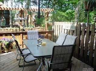 47 Villas Cir, Melville, NY 11747