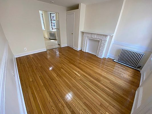 4th image of 693 10th Ave APT 5RS