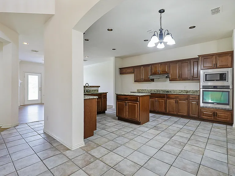 9233 Dark Forest Dr — Photo 14