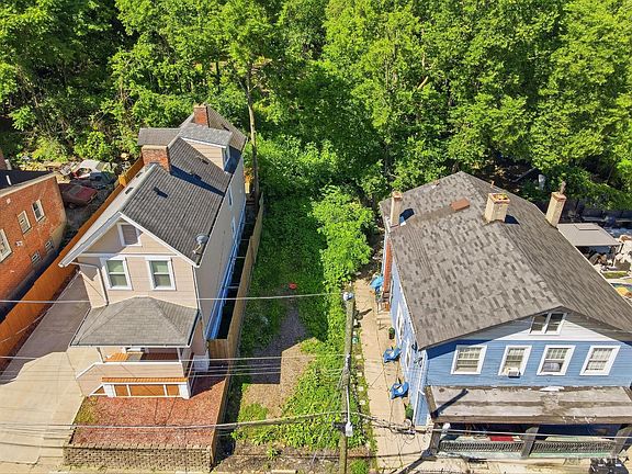 3rd image of 125 Winkler St