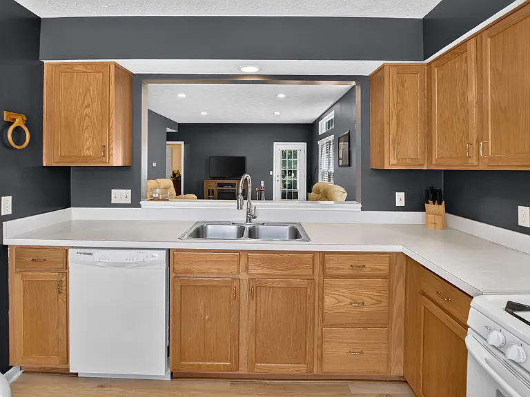 11309 Lake Meadow Ln — Photo 3