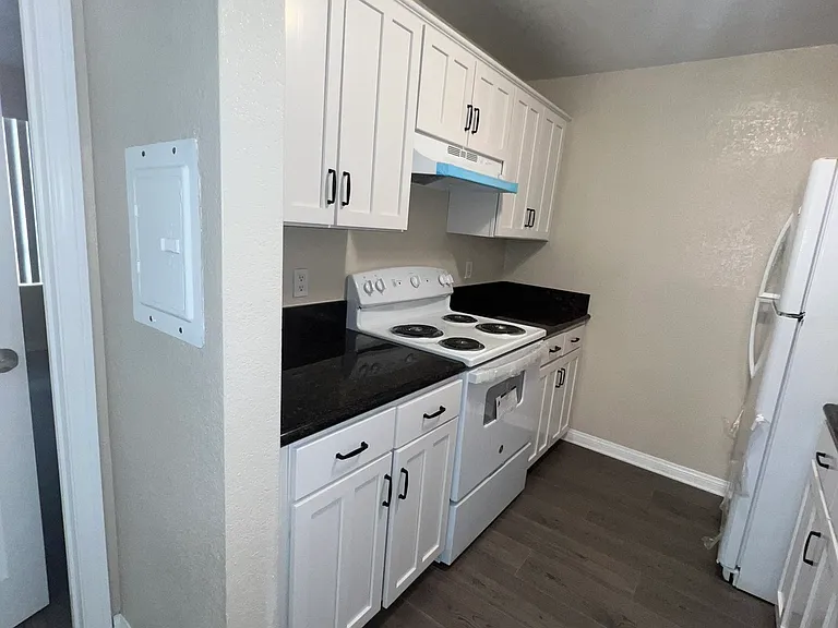 5252 Orange Ave #127 — Photo 2