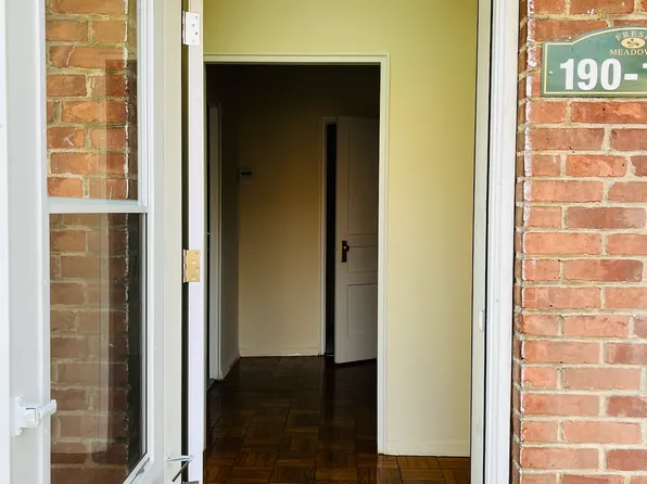 (undisclosed Address), Fresh Meadows, NY 11365