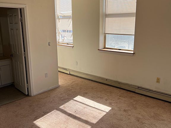 4th image of 402 River St APT 3C