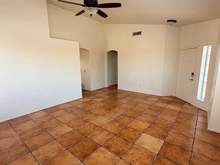 9005 N Lawndale Dr — Photo 10