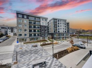 62 Balsam St #H201, Waterloo, ON N2L3H2