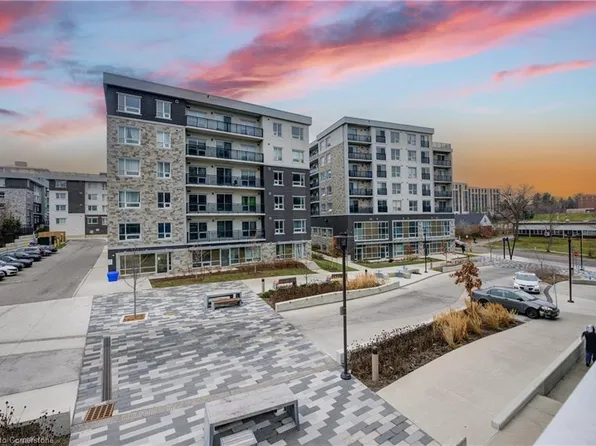 62 Balsam St #H201, Waterloo, ON N2L 3H2
