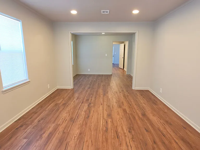 411 S 45th West Ave — Photo 8