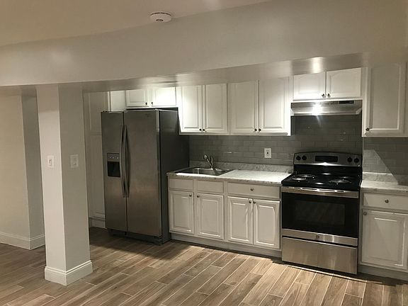 3rd image of 1320 Clay Ave APT 1