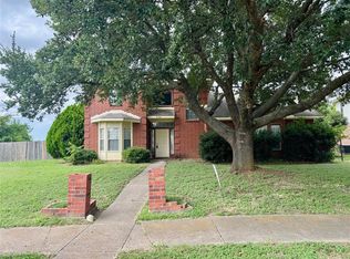 2720 Pioneer Ln, Lancaster, TX 75146