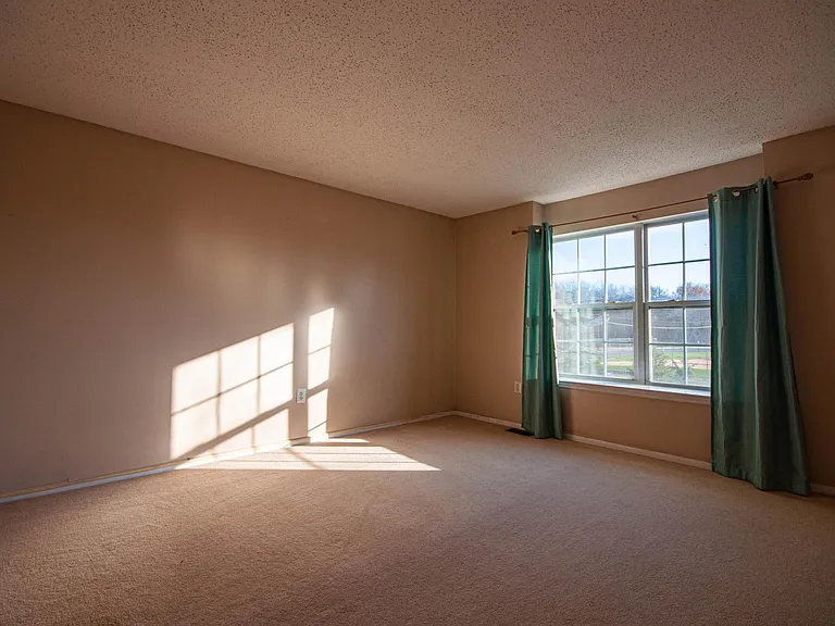 15 Prestwick Way — Photo 12