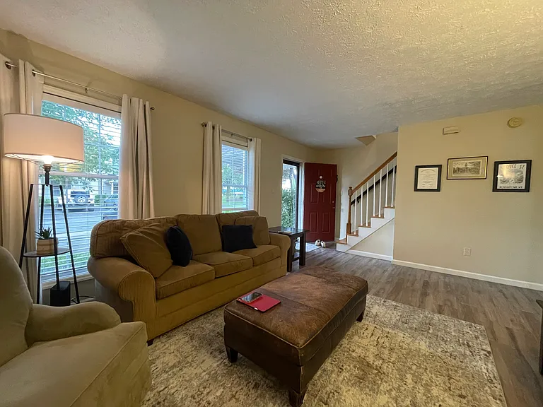 4009 Pinehurst Dr — Photo 2