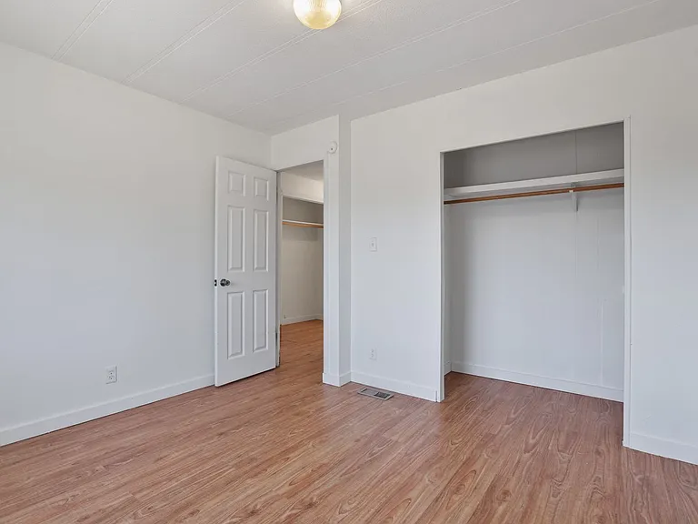 12 N 2162 W — Photo 16