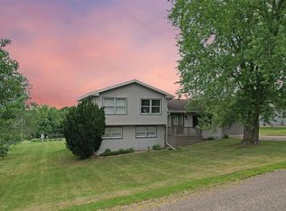 108 Sunset St, Elgin, IA 52141