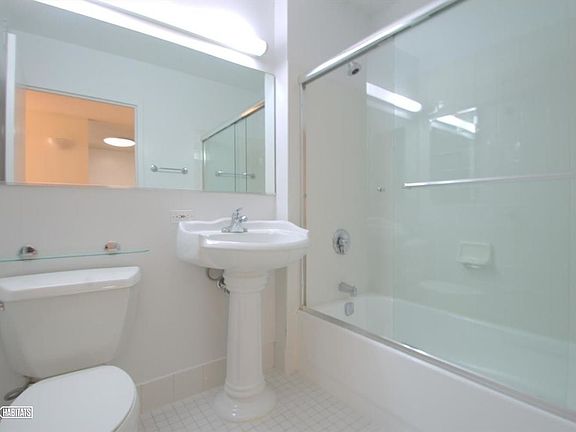 5th image of 345 E 64th St APT 10D