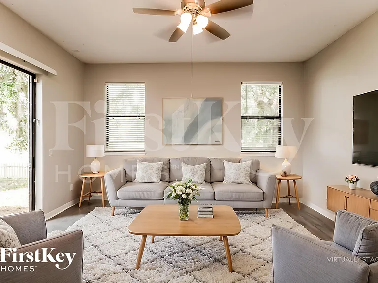 1521 Clapton Dr — Photo 4