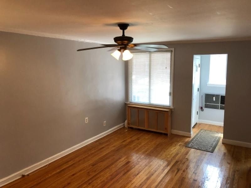 1st image of 2415 92nd St