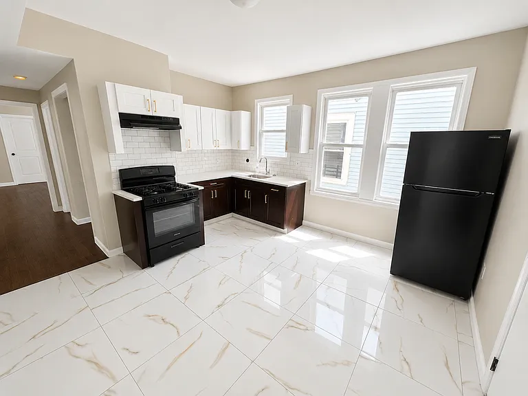 21 Chelsea Ave — Photo 20