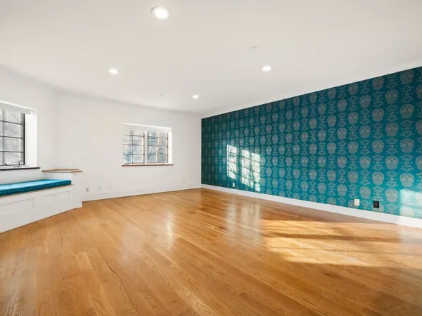 85 Hudson Avenue 2A image 1 of 11