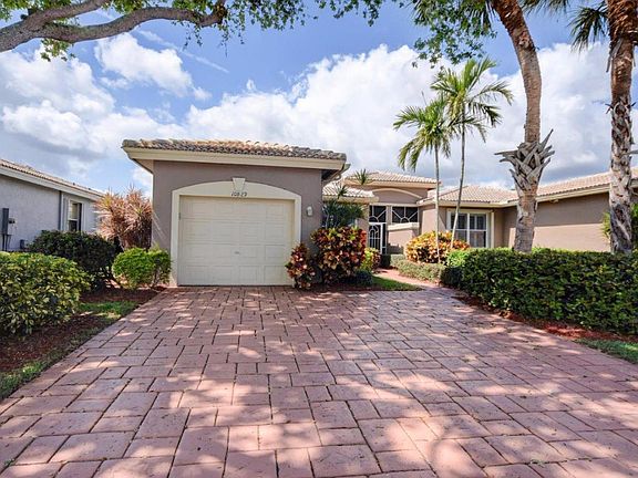 4th image of 10829 Royal Caribbean Cir