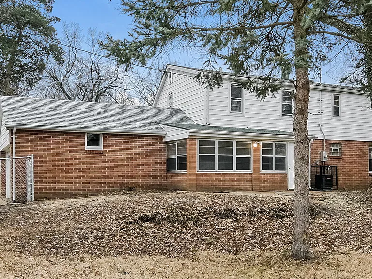 765 Boone St — Photo 16