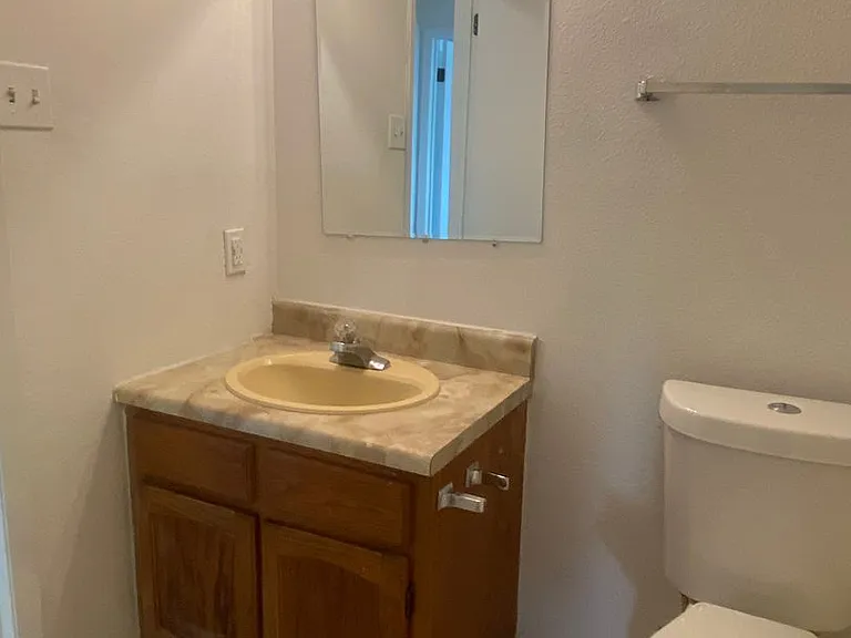2414 Bunker Hill Dr #B — Photo 13