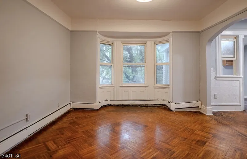 4 bed, 1.0 bath, $2,500 — Photo 4