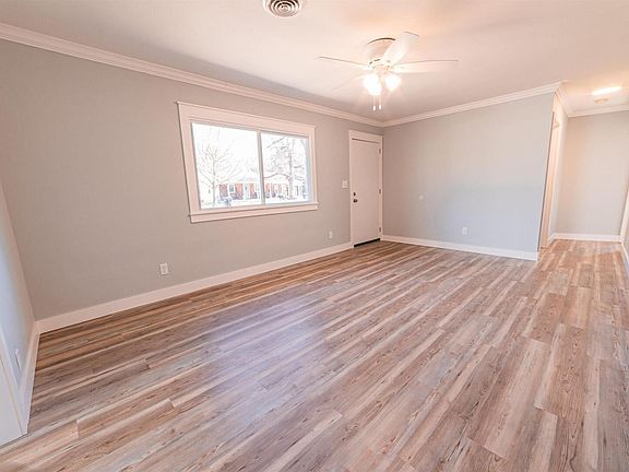5th image of 114 Oak Dr