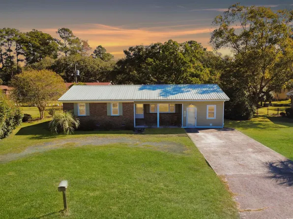 1682 Pickens St., Georgetown, SC 29440