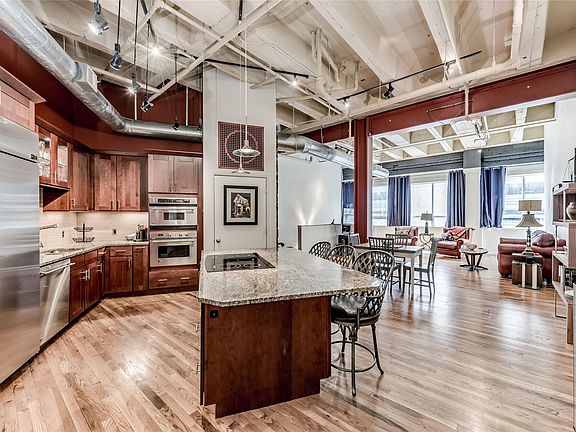 4th image of 705 Main St Unit 215