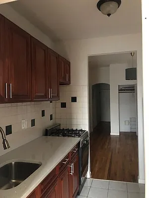 Rented by Lucien Perry | media 7