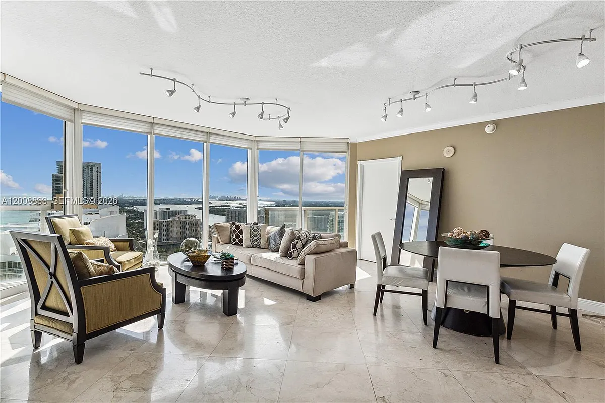 Building Photo - 16699 Collins Ave #3608