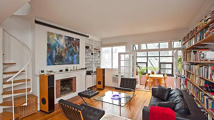 Sold by Fenwick Keats Real Estate | media 14