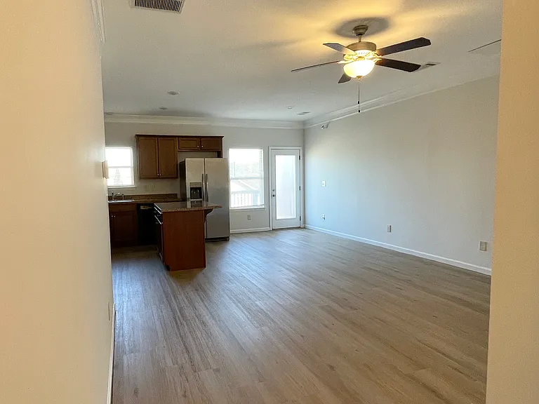 300 Turtle Creek Dr — Photo 3