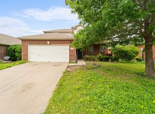 1613 Cardinal Way, Aubrey, TX 76227