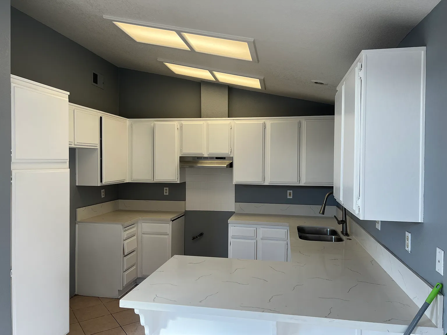 3 bed, 1226 sqft, $2,700 — Photo 1