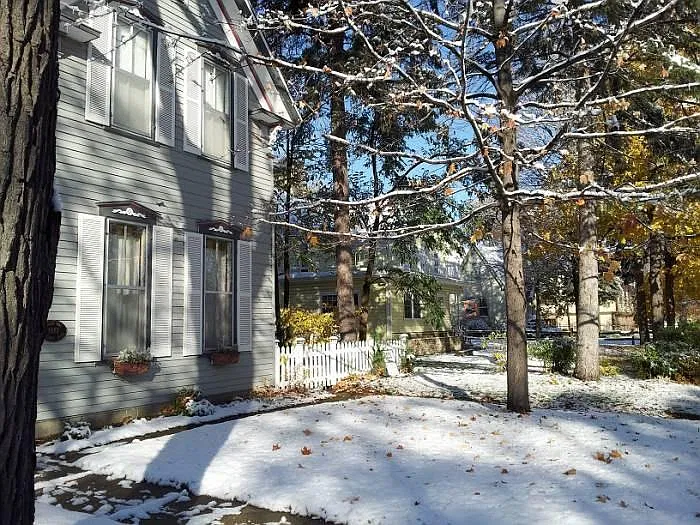 2 bed, 1.5 bath, 1900 sqft, $2,950 — Photo 2
