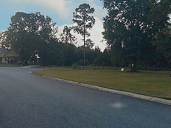 3rd image of 4713 Forrest Oak Ln
