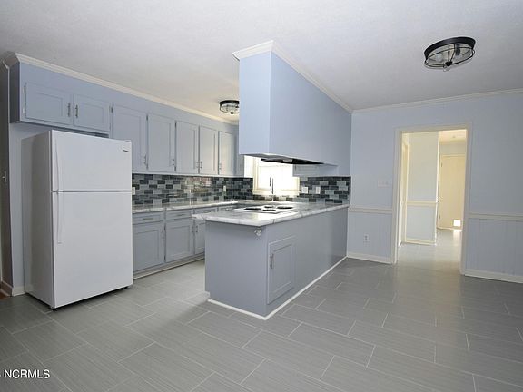 4th image of 2401 Thomas Langston Rd