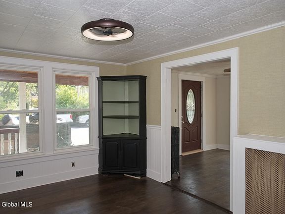 5th image of 4 Barton Ave